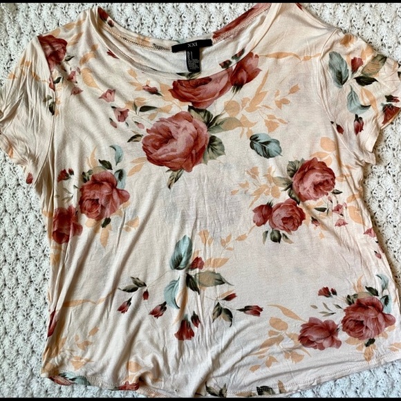 Forever 21 Tops - Forever 21 pink floral crop top